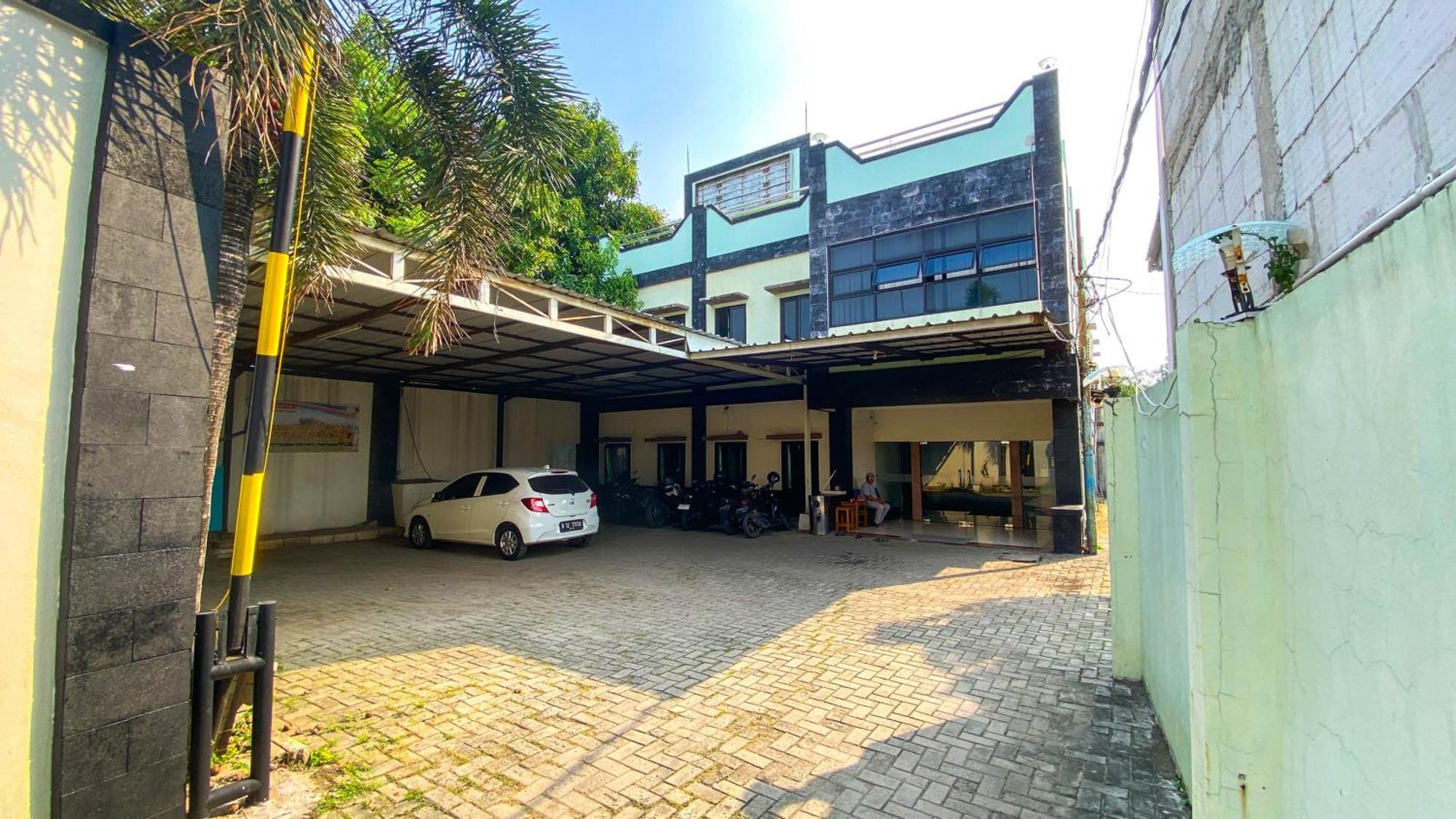Nusa Indah Syariah Hotel Bandara By Abdihome Tangerang Exterior photo